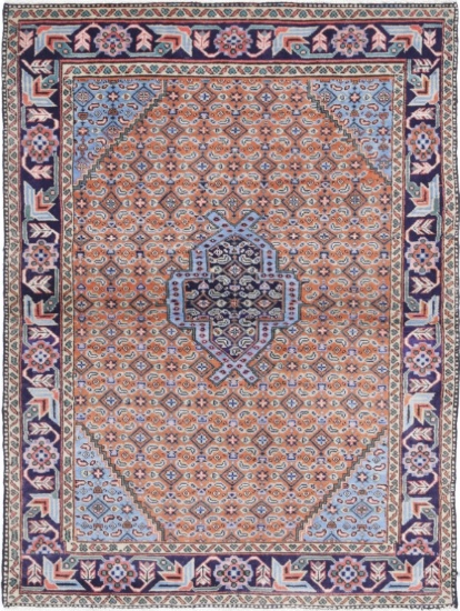 MOUD RUG 3'7" X 4'10"