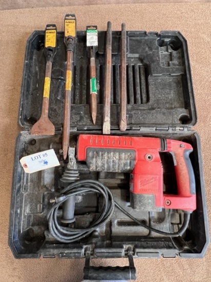 MILLWAUKEE CHIPPING HAMMER IN CASE WITH ACCESSORIES