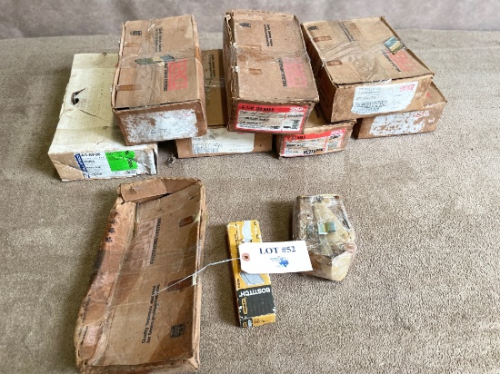 LARGE LOT OF NAILS