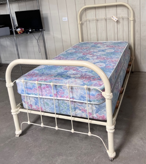 ANTIQUE IRON TWIN SIZE BED