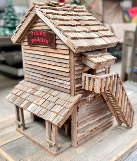 ANTIQUE BIRDHOUSE BAR