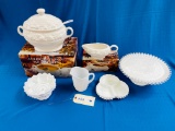 LOT OF SERVING PIECES