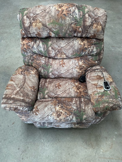 LANE MASSAGER RECLINER WITH HEAT REAL TREE CAMO