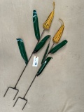 PAIR OF METAL LAWN DECOR