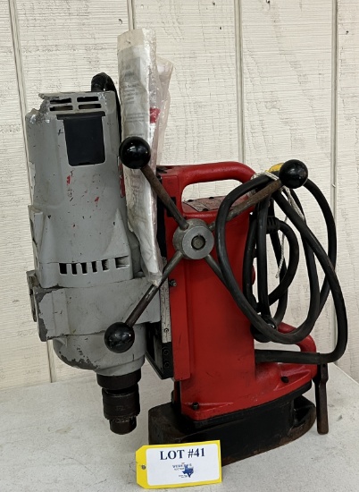 MILWAUKEE MAGNETIC DRILL