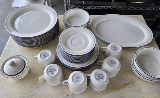 LENOX DINNERWARE & SERVING SET