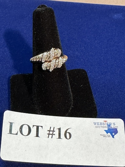 10K GOLD & DIAMOND RING