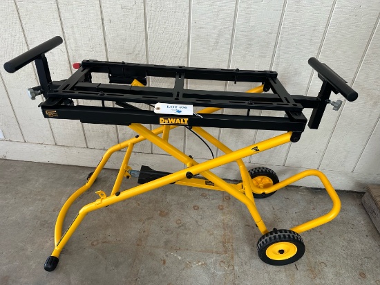 DEWALT ROLLING MITER SAW STAND