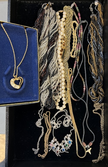 LARGE LOT OF VINTAGE FASHION NECKLACES