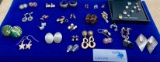 LOT OF 25+ PAIR OF EARRINGS, STERLING, GEMSTONE, ALL FOR PIERCED