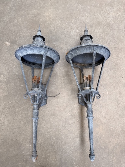 (2) OUTDOOR LIGHTING FIXTURES