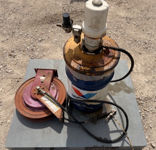 AIR POWERED GREASE GUN W/ GREASE & WHEEL