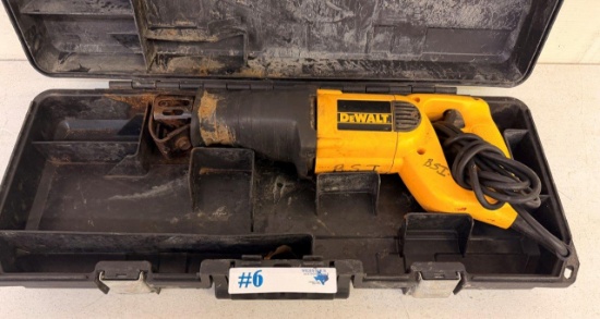 DEWALT CORDED RECIPROCATING SAW W/ CASE