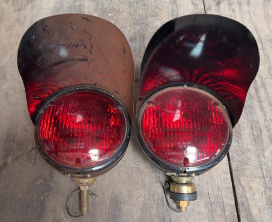 Pair General Electric Rail Road 4633R Red Signal Lights