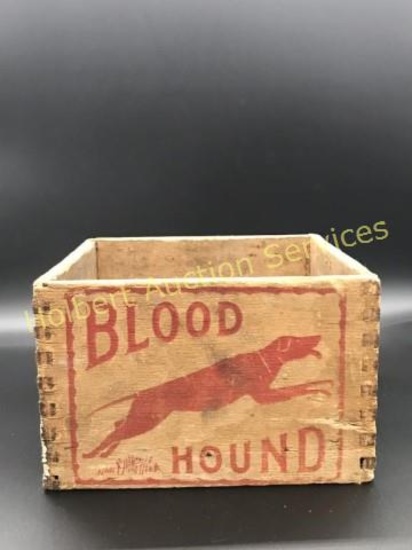 Blue Hound Dovetail Tobacco Box