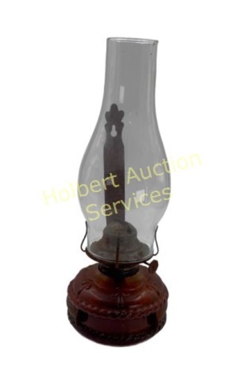 Queen Anne Oil Lamp With Wall Holder