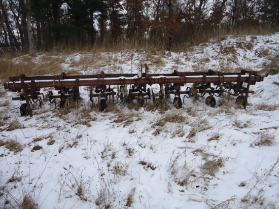 Noble 6 row, 3pt cultivator