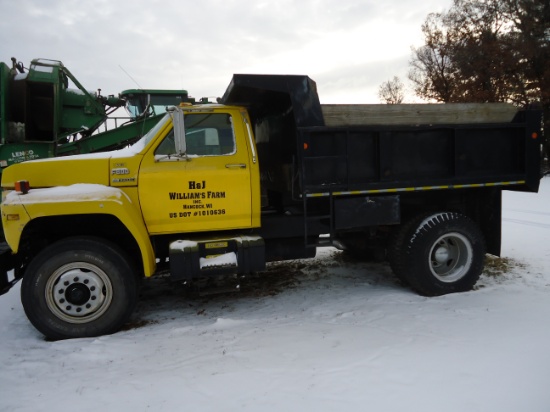 1989 Ford F800 diesel dump truck