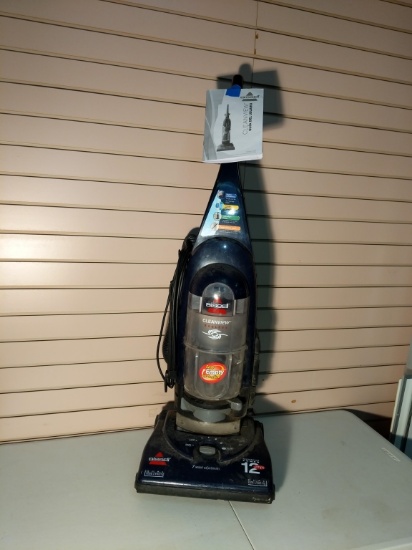 Bissell cleanview bagless vacuum cleaner Works