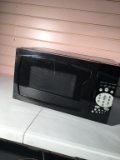 Black Household Microwave Oven