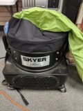 Skyerz Inflatable Dancer Has tear in dancer. Works well otherwise