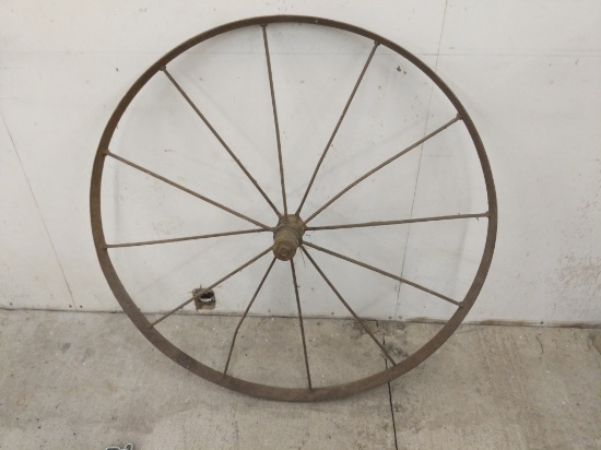 Metal wagon wheel