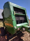 John Deere 567 Round Baler