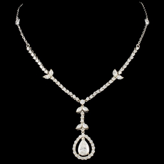 18K White Gold 2.65ctw Diamond Necklace