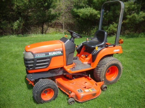Riding Lawn Tractor w/mower deck