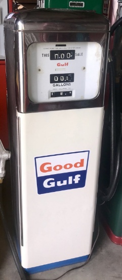 Good Gulf vintage Chrome top gas pump