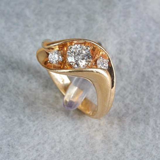 Ladiy's 14k Yellow Gold Diamond Ring with a 0.59ct Center Diamond and Two 0.12ct Diamonds