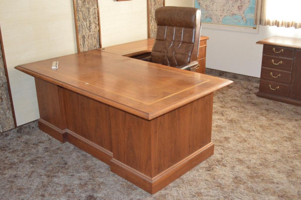 Lot 2 Pc L Shape Desk Credenza Office Chair Proxibid
