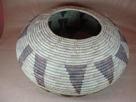 Large Round Basket - 19" Diameter