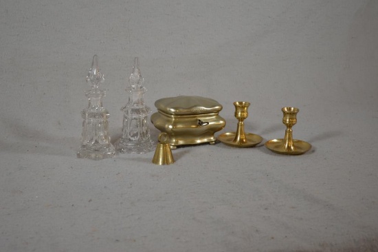 6 Decorative Items