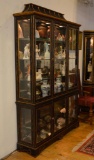 Drexel Heritage Et Cetera Oriental Illuminated Display Cabinet, Beveled Glass Doors, and Glass