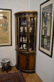 Drexel Heritage Et Cetera Oriental Illuminated Corner Cabinet w/ 3 Shelves, Glass Doors