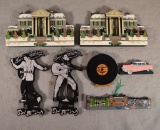 Shelia's Collectibles - 7 Pieces - Elvis - Incl: Graceland & The Gates