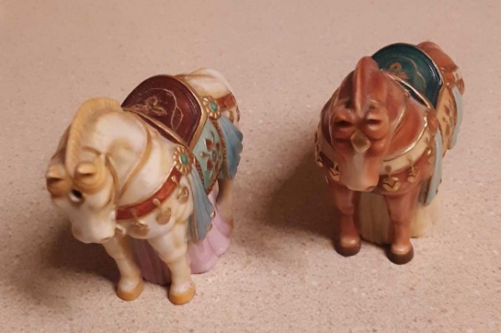 (1) Pair of Hand Painted Horse Salt and Pepper Shakers