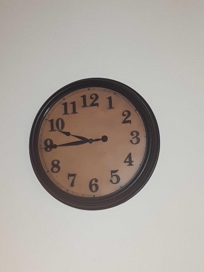 Round Wall Clock