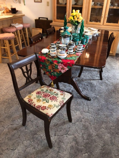 Mahogany Drop Leaf Dining Table w/ 3 Leaves & Watertown Slide and (4) Upholstered Seat Dining Chairs