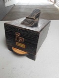 Griffin shoe shining station with locking money box