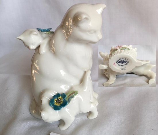 Belleek 1999 Floral Treasures Cat