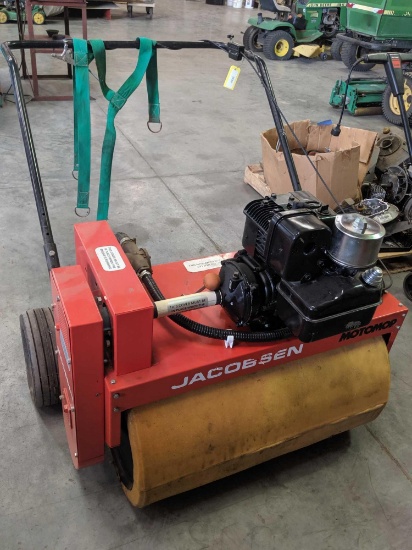 Jacobsen Motomop w/ Briggs & Stratton 5hp 206cc Gas Motor w/ I/C Cast Iron Bore