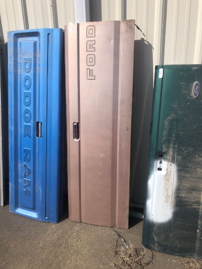 Brown Ford Tailgate