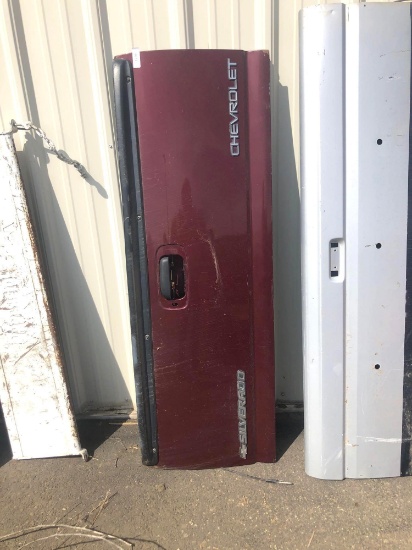 Maroon Chevy Silverado Tailgate
