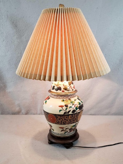 Porcelain Oriental Style Jar Table Lamp