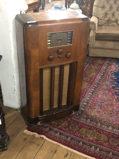 Coronado Model 715-B Super-Heterodyne Floor Radio w/ Original Manual