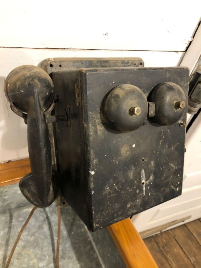Wall Mounted Crank Phone
