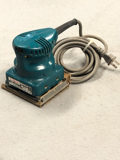 Makita...Finishing Sander Model b04510