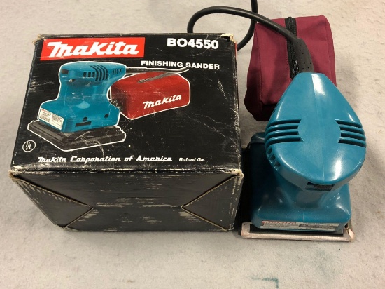Makita...Finishing Sander Model b04550 w/ Dust Collection Bag & Box